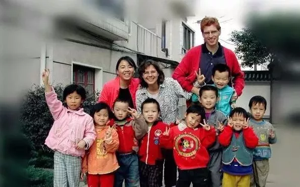 德国夫妻“裸辞”高薪工作来中国卖面包，一直赔本却拯救了500个中国孩子-微刊